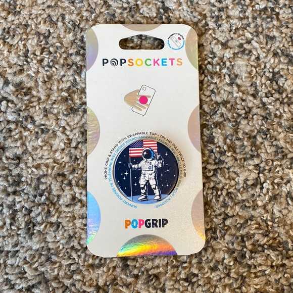 Astronaut Holding an American Flag Popsocket - Picture 1 of 2